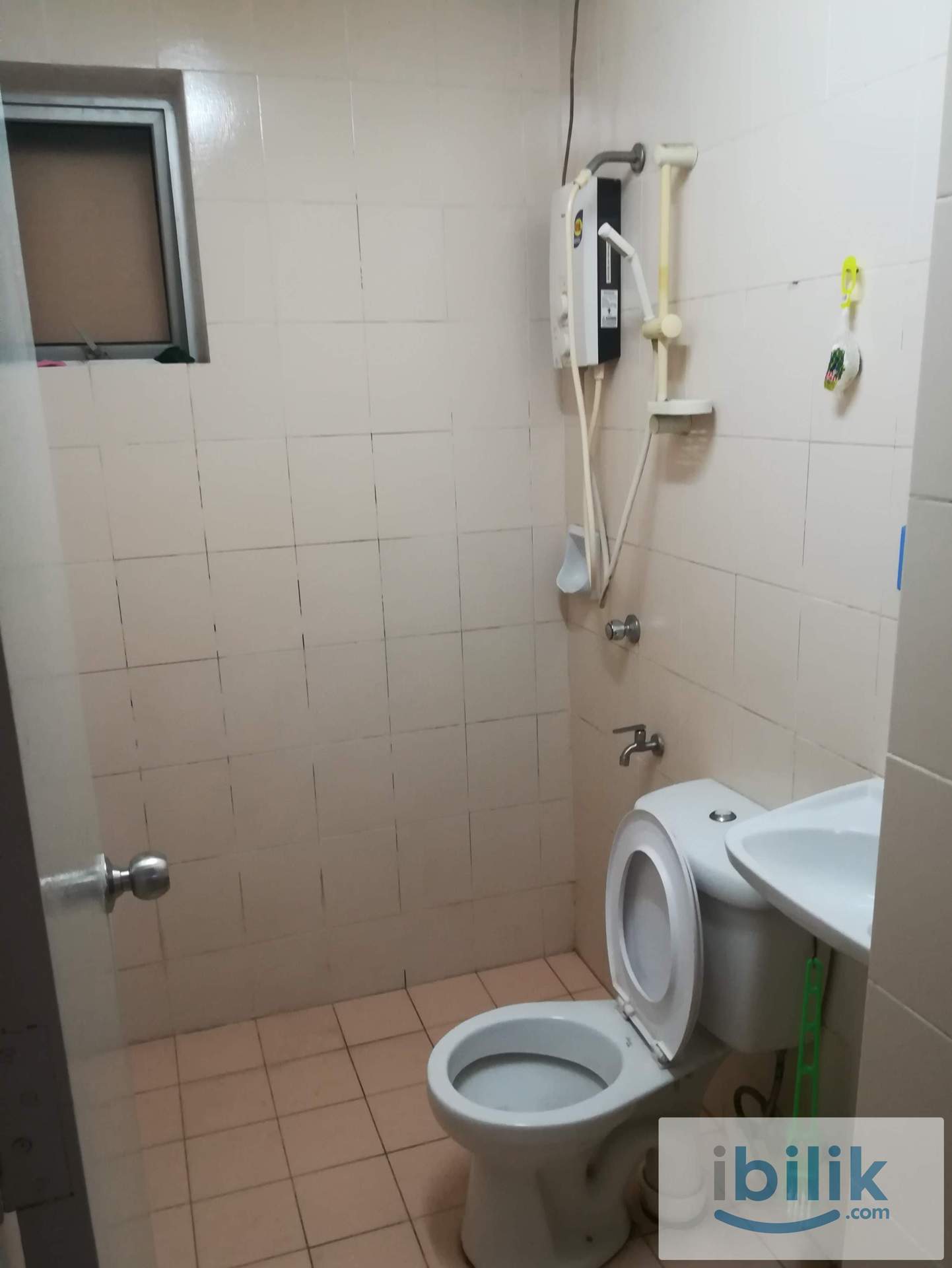 Middle Room - Image 3