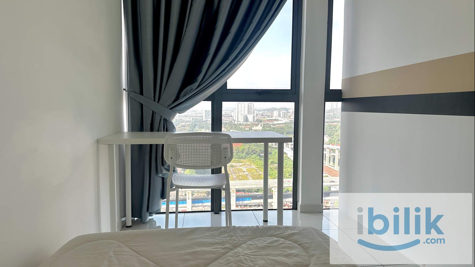 Single room 5min walk to MRT - Image 1