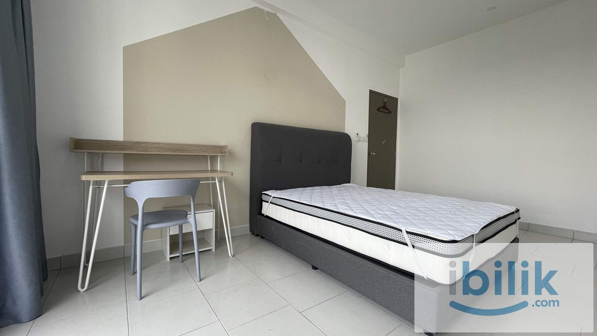 [DIRECT HOST] Master room opposite The Mines Shopping Mall - Image 5