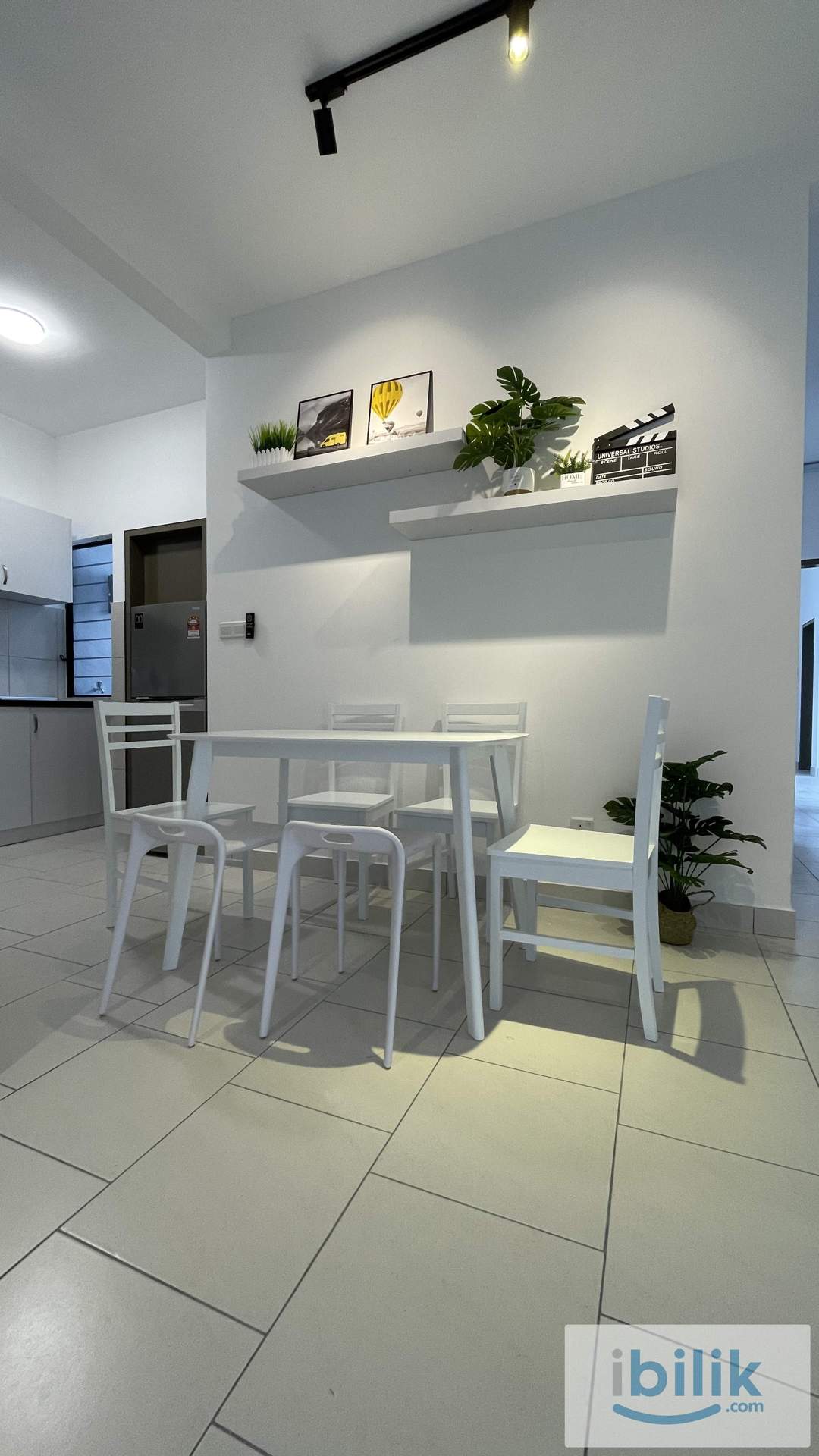 [DIRECT HOST] Queen Balcony Room opposite The Mines Shopping Mall - Image 2