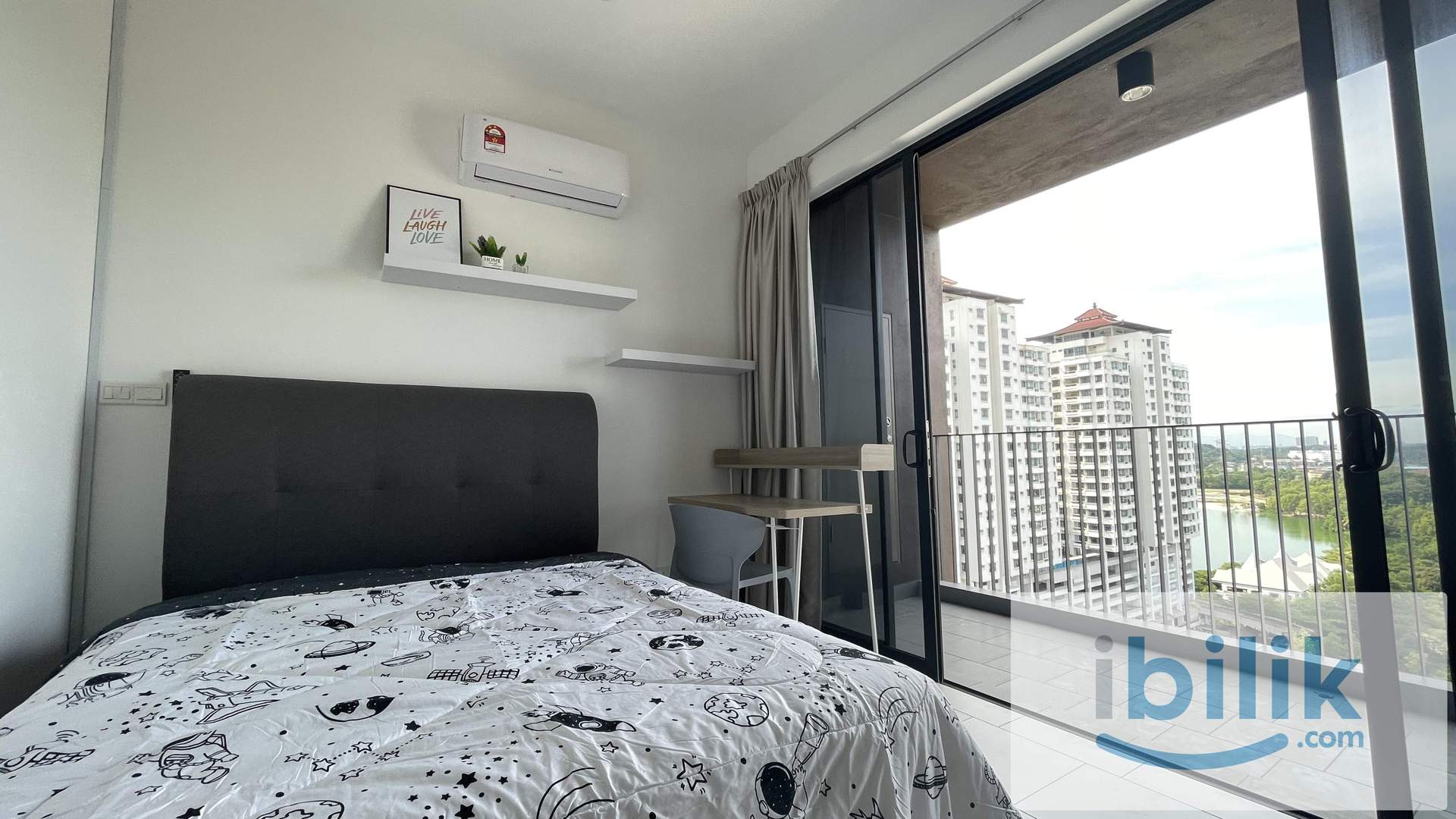 [DIRECT HOST] Queen Balcony Room opposite The Mines Shopping Mall - Image 7
