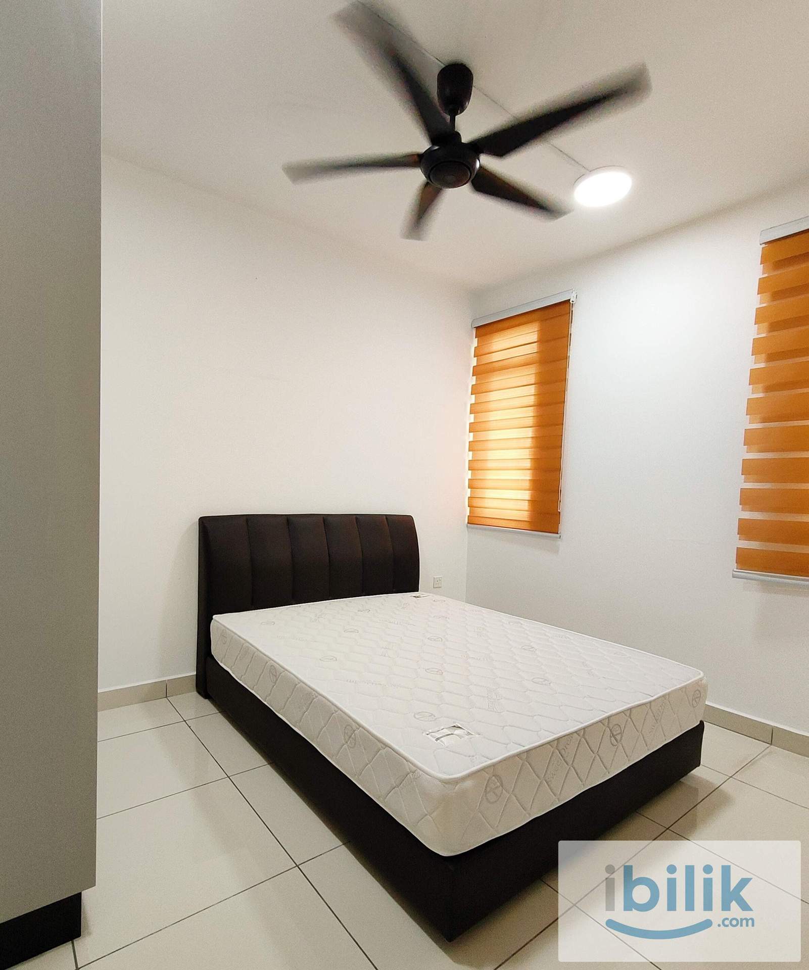Fully-furnished Middle Room at KSL 1 Taman Daya  - Image 1