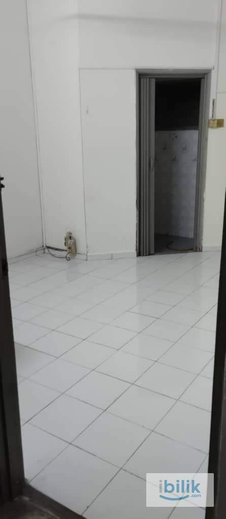 Master Room for Rent - Image 2