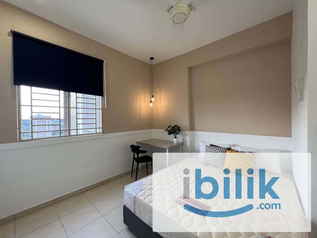 Casa Subang Female Muslim Middle Room - Right infront BRT South Quay - Image 1