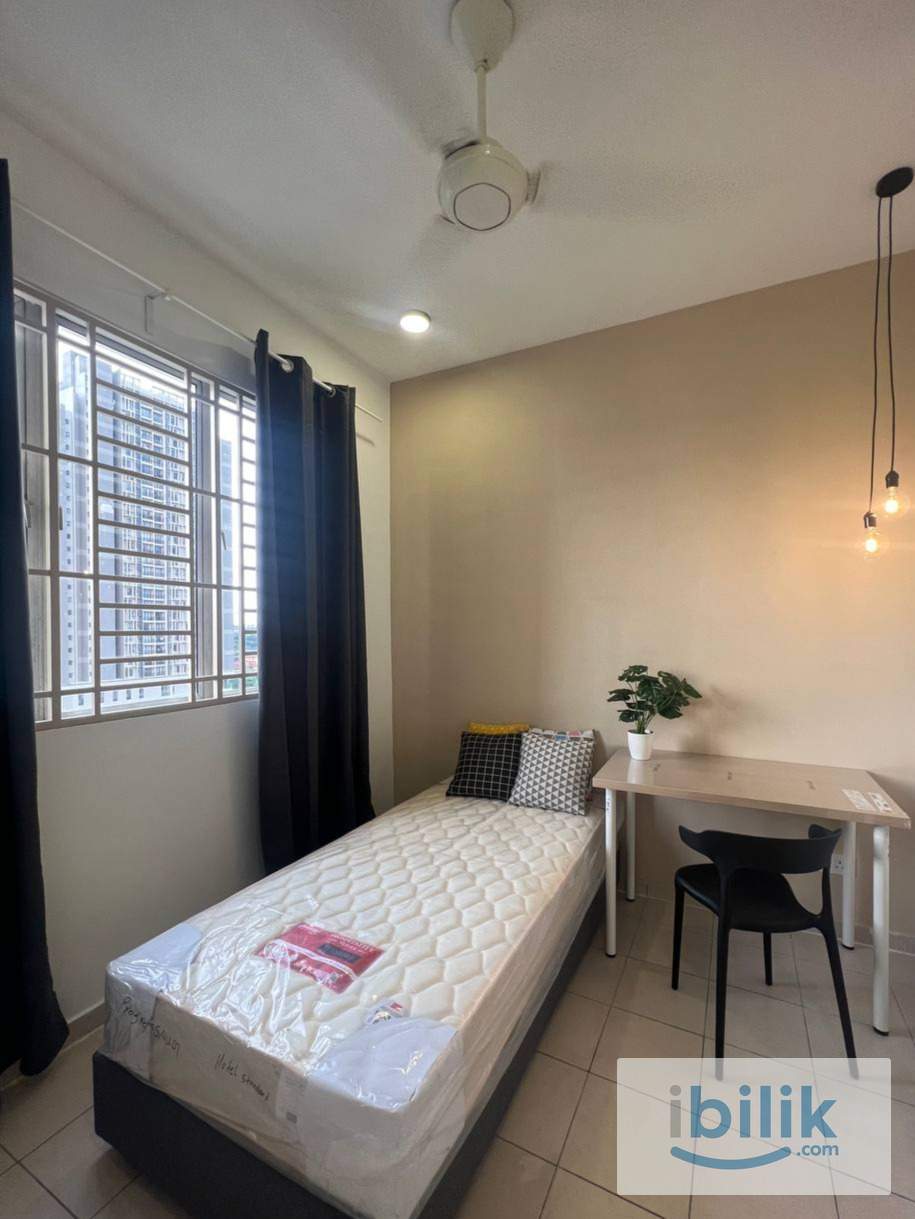 CASA SUBANG Single Room Female Muslim Unit - Right Infront BRT South Quay - Image 1