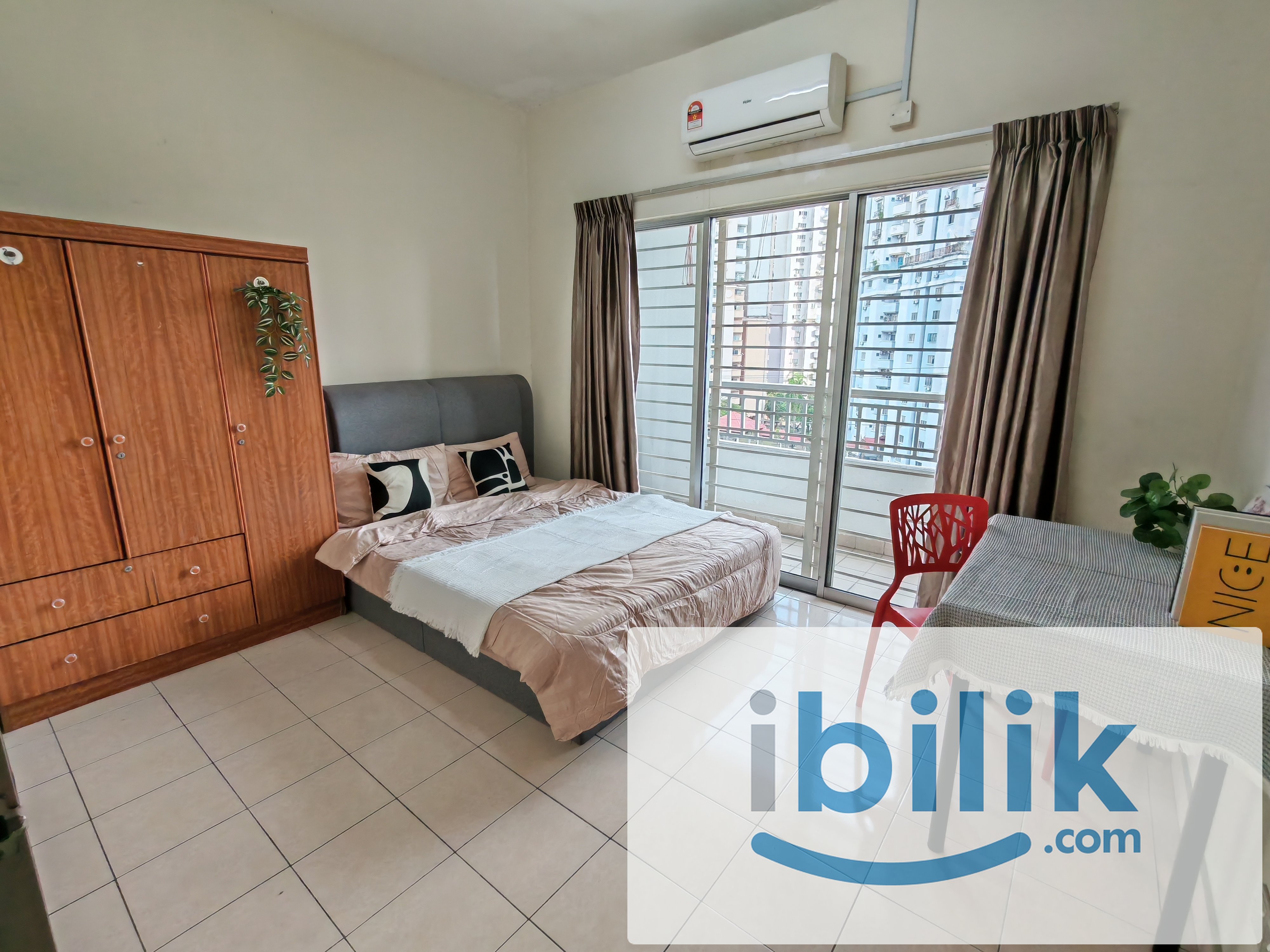 ==Limited Unit==Balcony Bedroom for Rent at SURIAMAS Condominium - Image 1