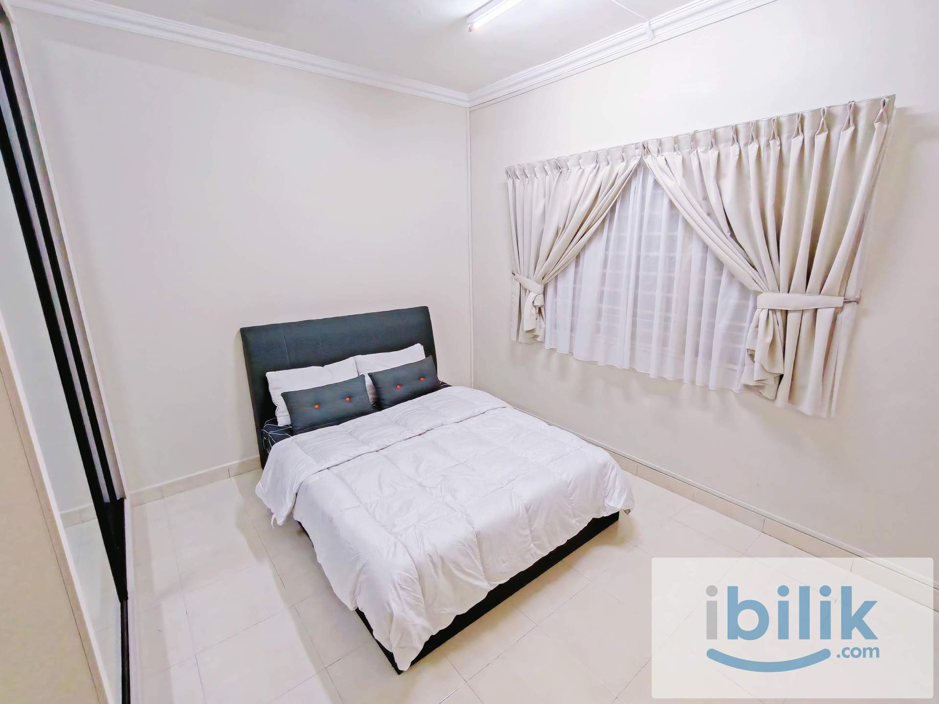 ===Limited Unit==Medium Room for Rent at Suriamas Condominium - Image 2