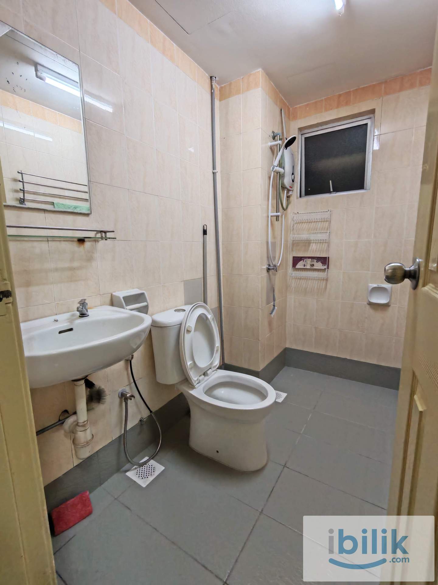 ===Limited Unit==Medium Room for Rent at Suriamas Condominium - Image 3