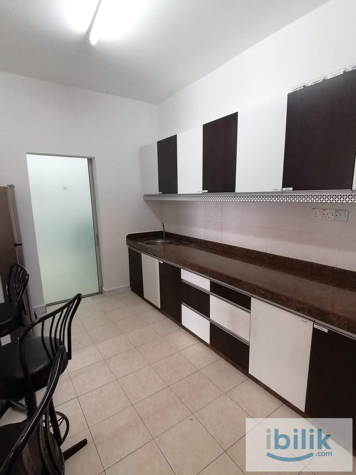 ==New unit==Medium Room for Rent at👉 SuriaMas Condominium - Image 4