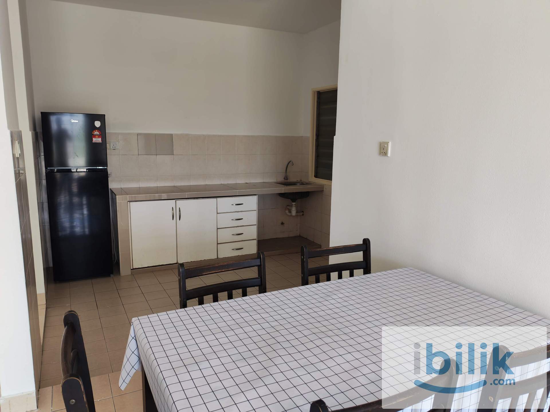 ==Mix Unit==Balcony room for rent at SuriaMas Condominium  - Image 3