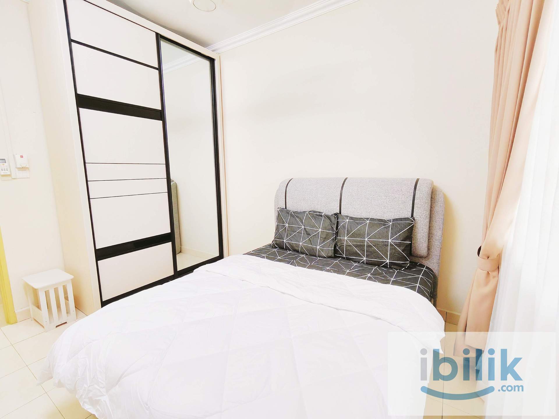 ==Mix Unit==Cozy Medium Room for Rent at SuriaMas Condominium  - Image 2