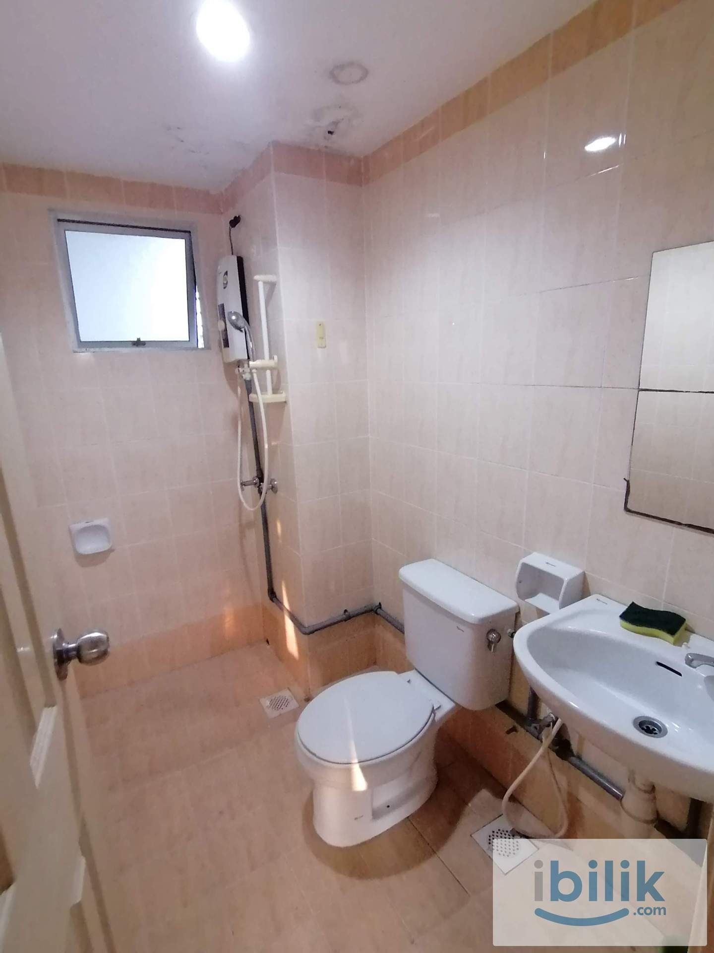 ==Mix Unit==Medium Room for Rent at SuriaMas Condominium  - Image 2