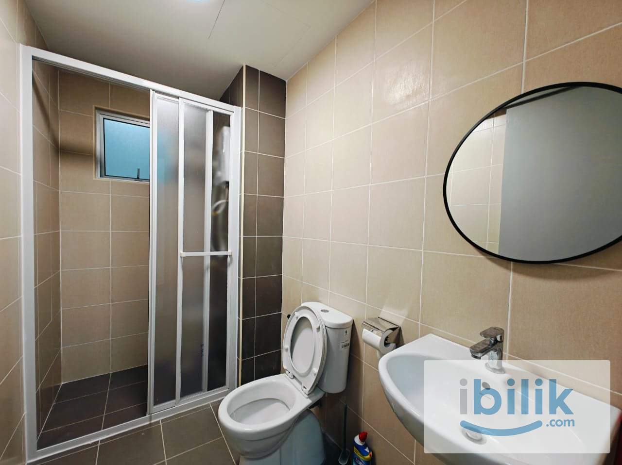 **INCLUDE UTILITY** Fully Furnished Balcony Room - Image 6