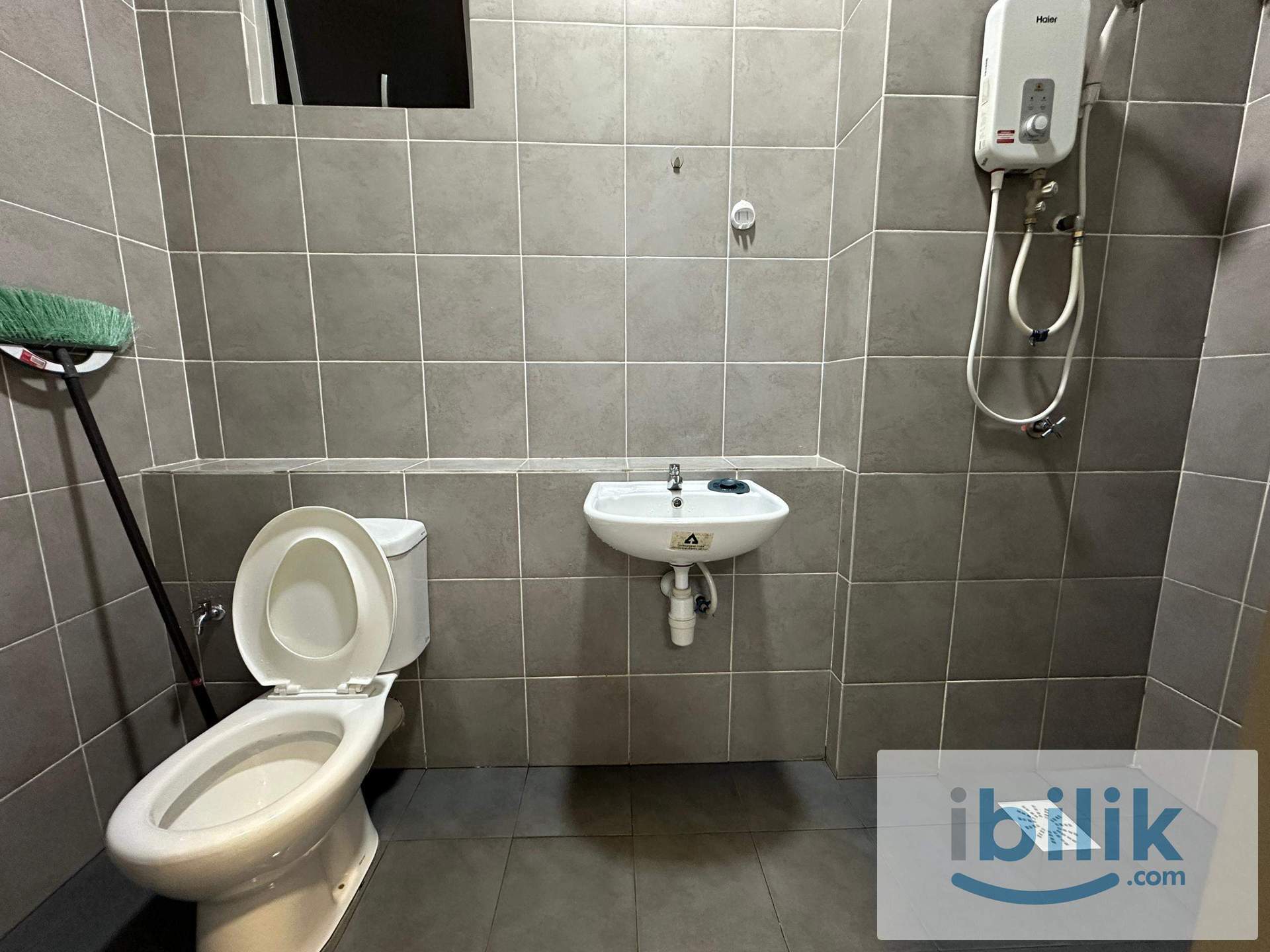 FULLY FURNISHED 3 Bedroom Apartment near Kajang 2 - Image 5