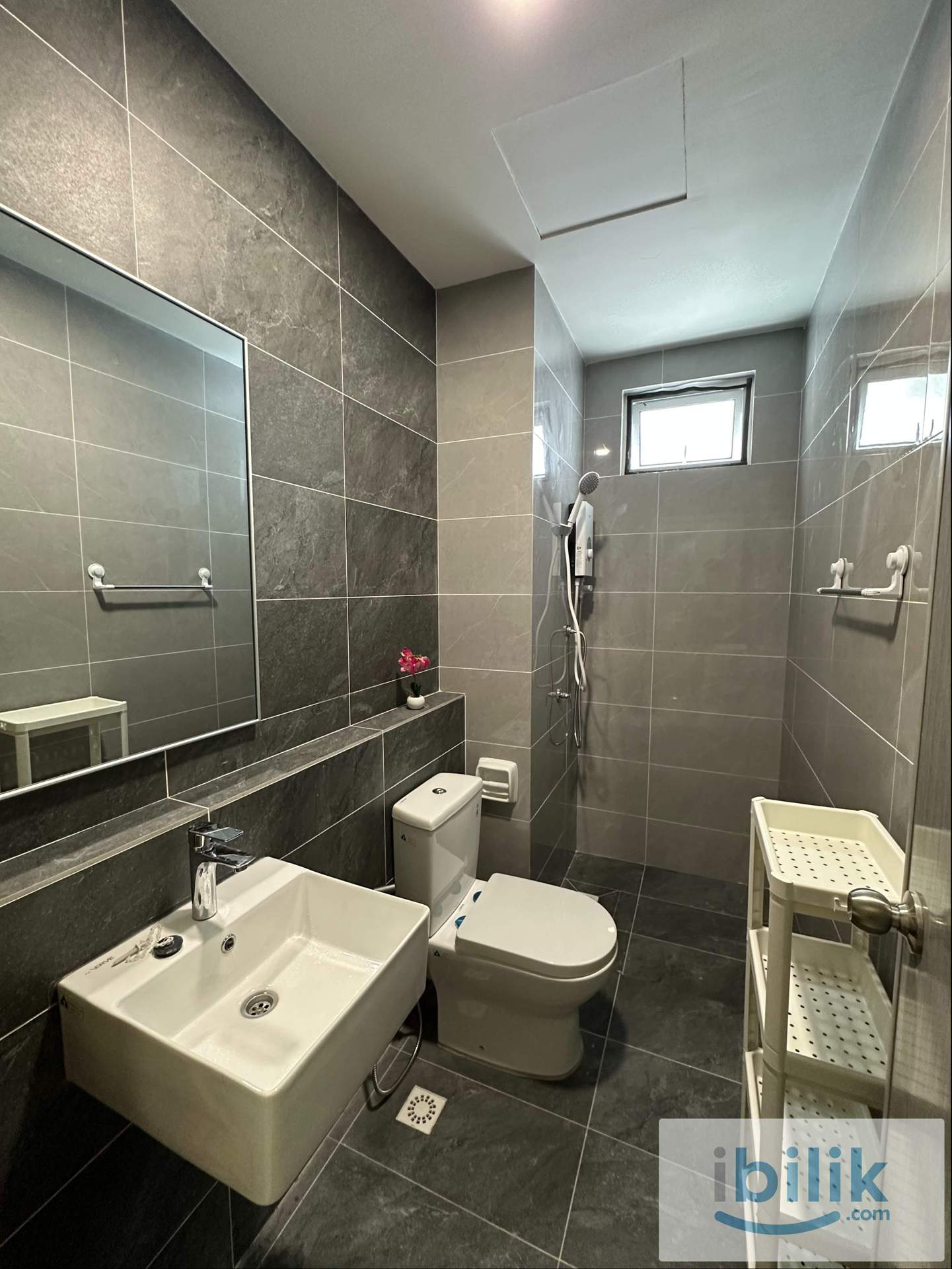 Newly Renovated Middle Room for rent at Lucerne Residences, Bayan Lepas - Image 3