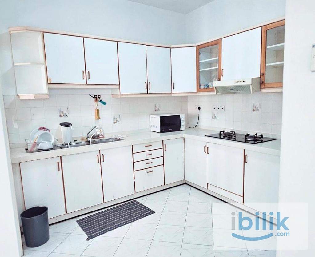 Middle Room - Image 3