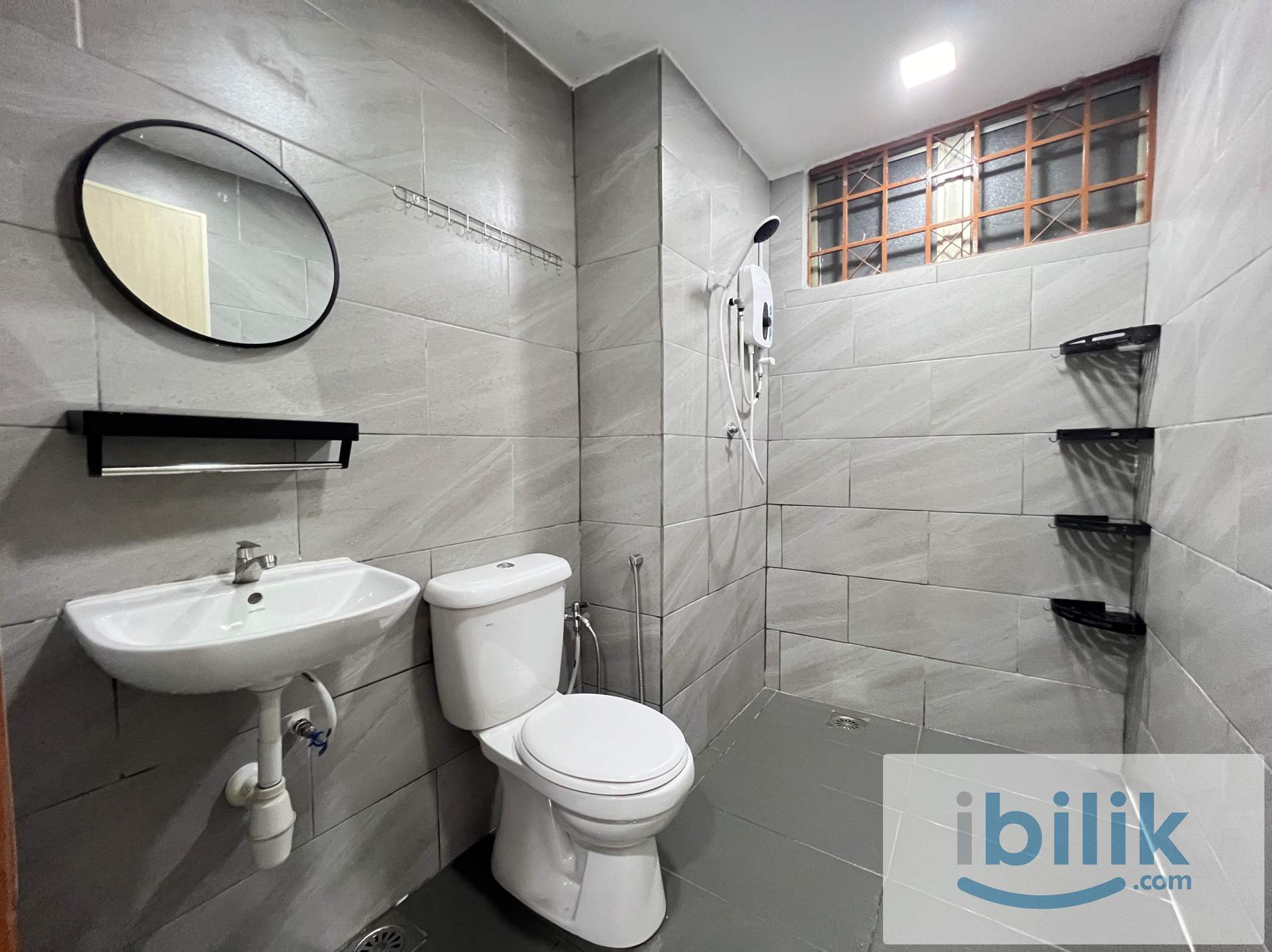 Fully Furnished Master Bedroom at Bukit OUG Condo - Image 5