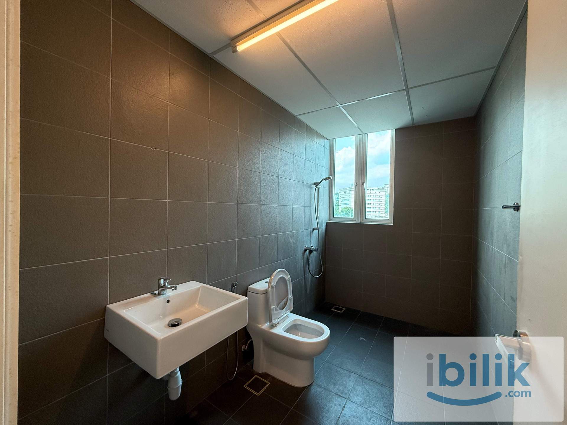 Master bedroom for Rent @ Verve Suites KL South, Old Klang Road - Image 4
