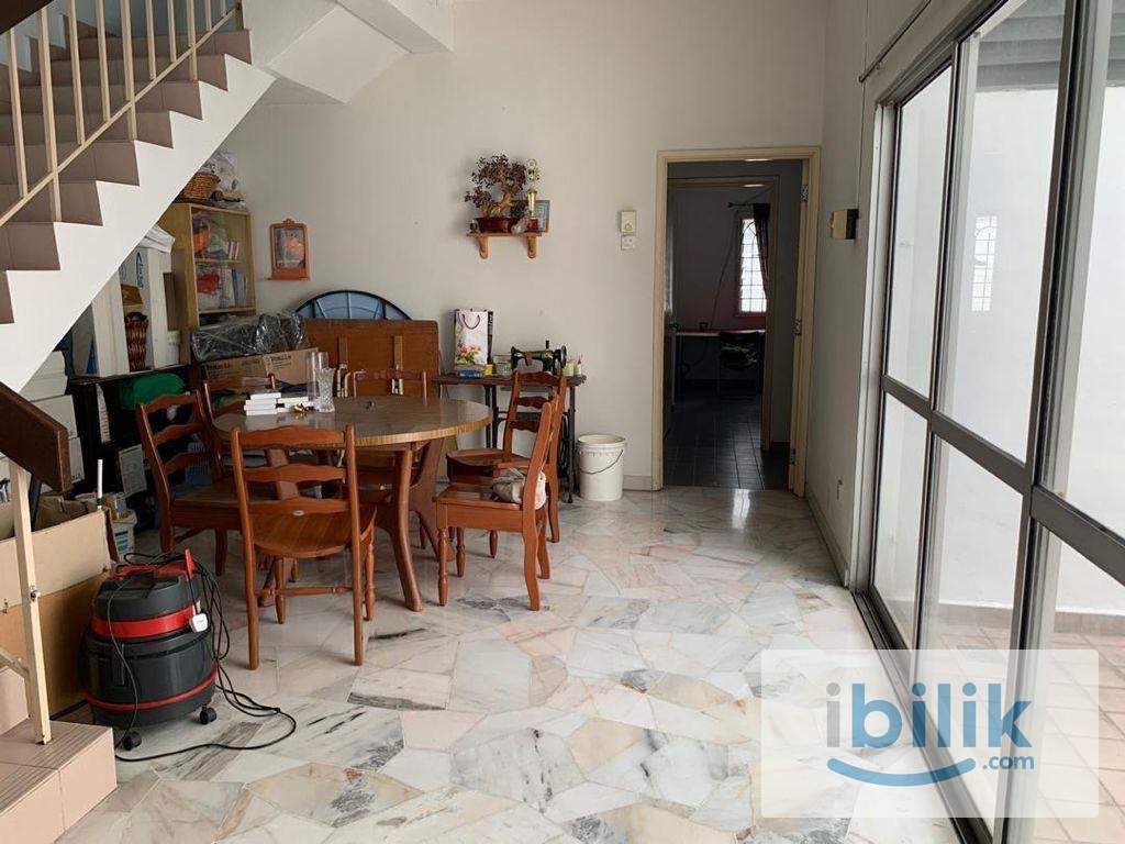 Middle Room for Rent - Image 4