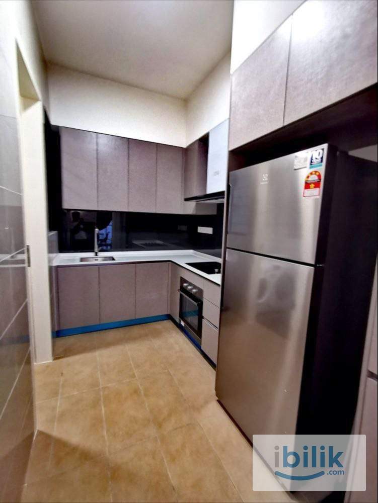 Master room,Fully furnished , free wifi, free cleaning common area - Image 6