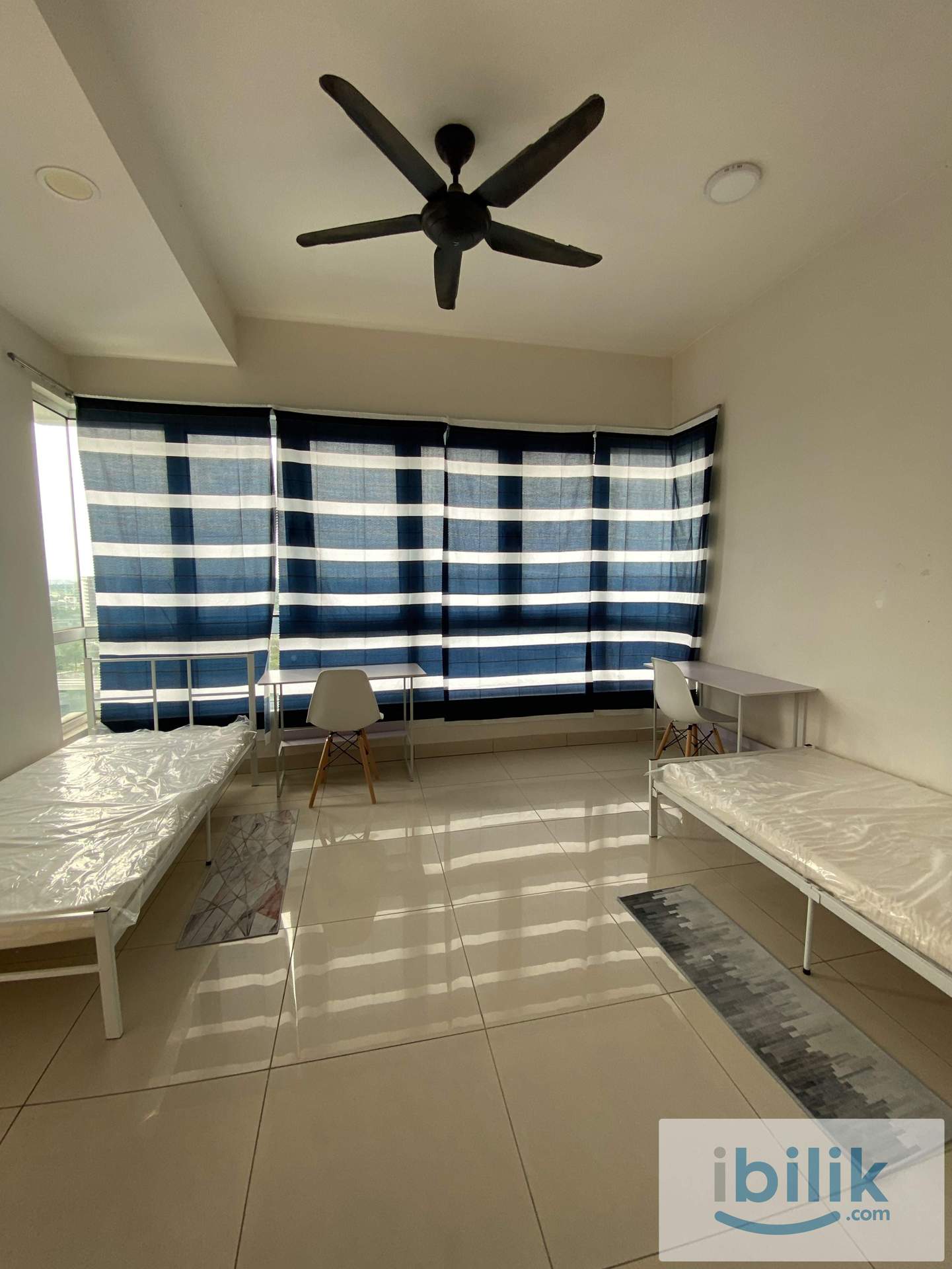 Sharing master bedroom for rent at Zenith Residences, SS7 Kelana Jaya - Image 1