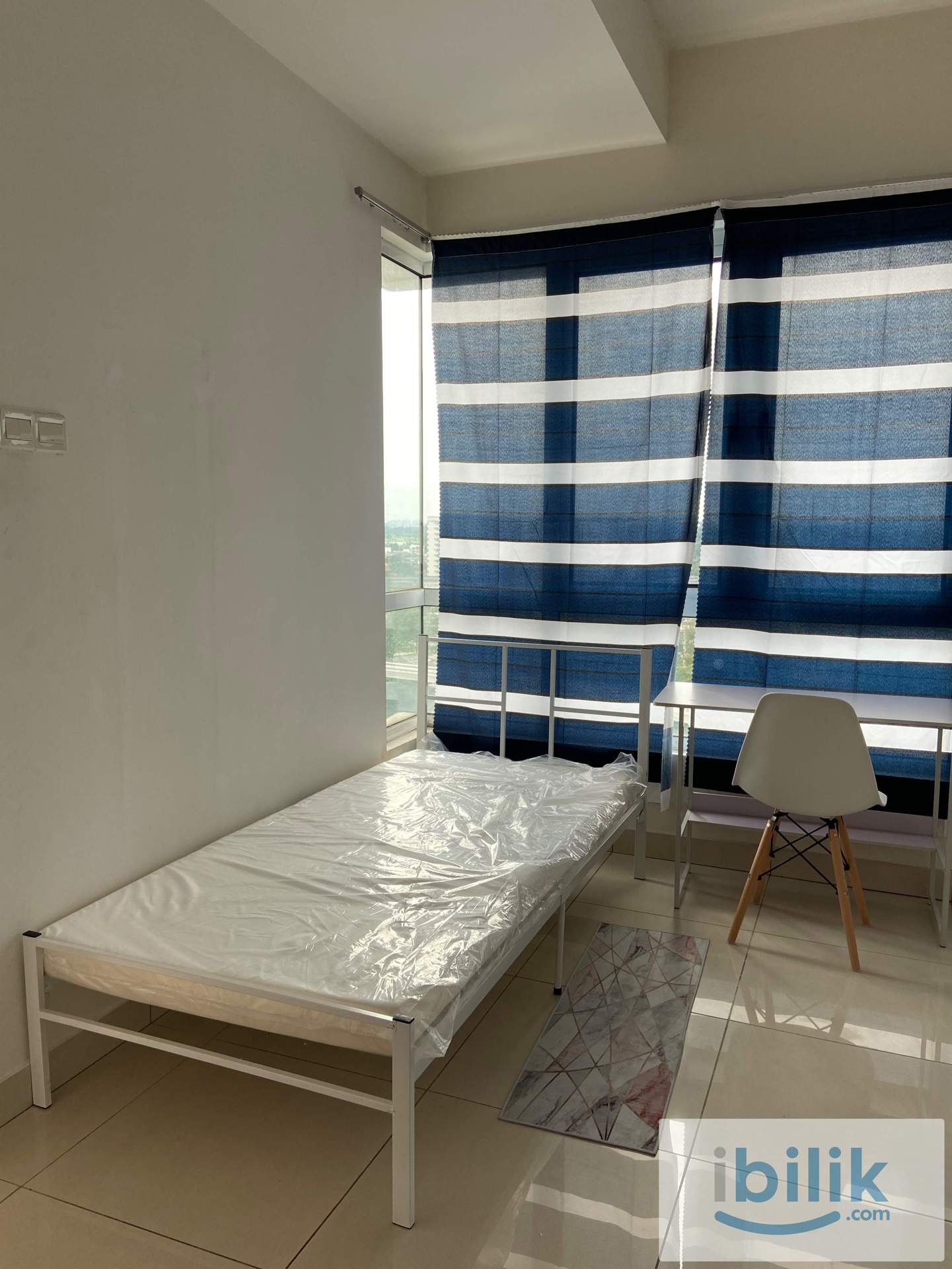 Sharing master bedroom for rent at Zenith Residences, SS7 Kelana Jaya - Image 2