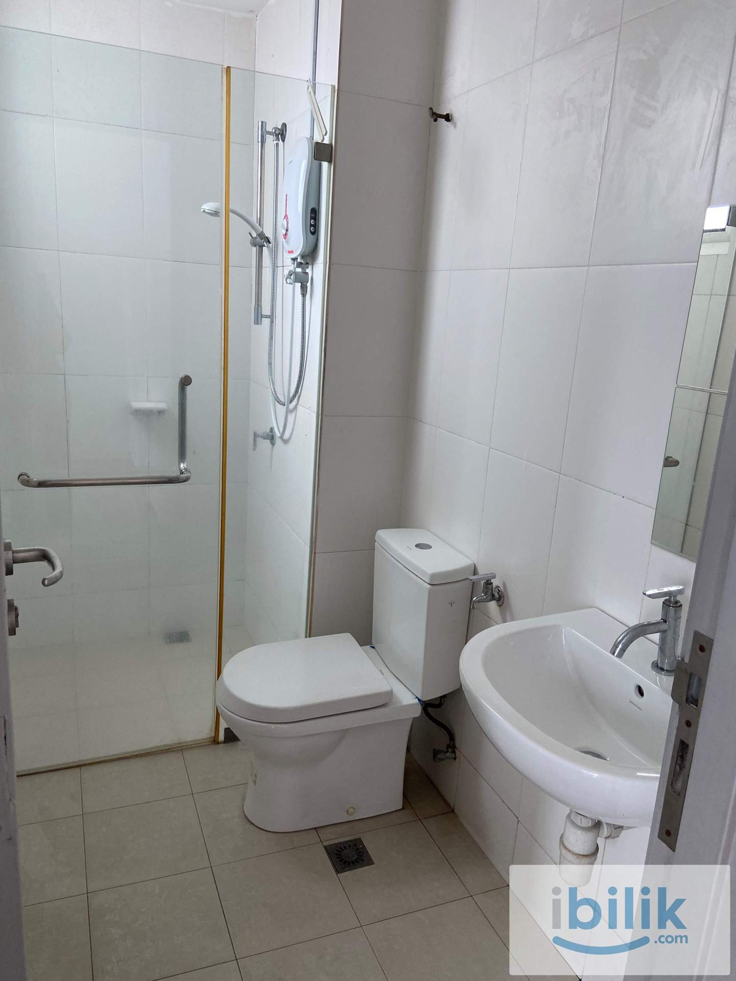 Sharing master bedroom for rent at Zenith Residences, SS7 Kelana Jaya - Image 4