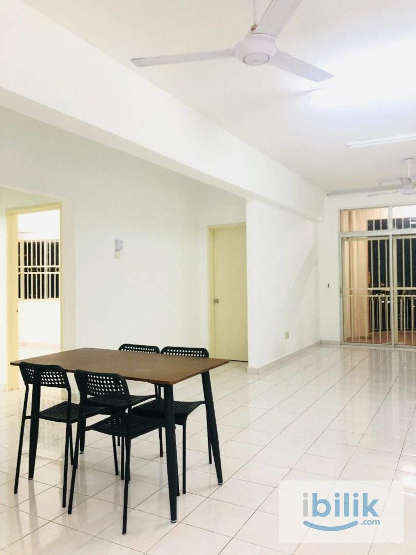 middle room - Image 4