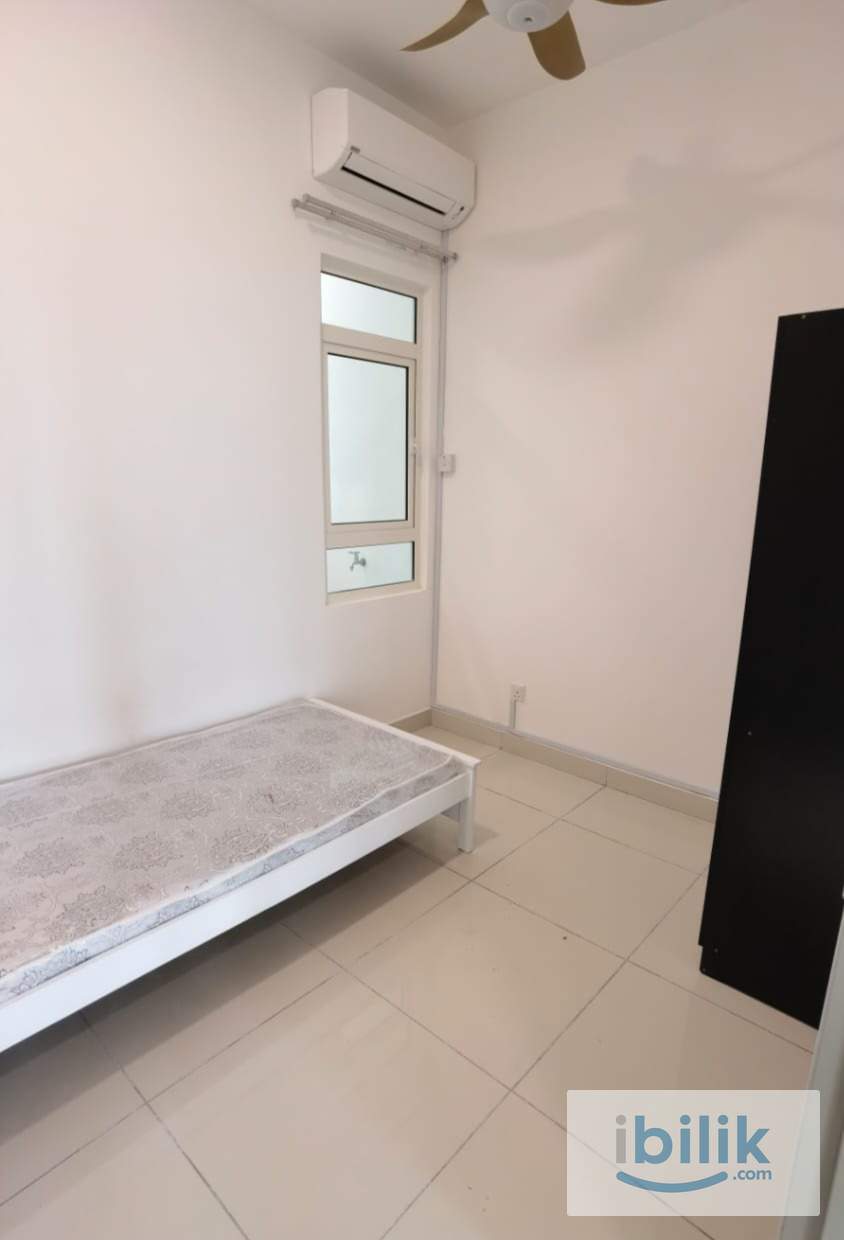 Middle Room with For Rent - Image 1
