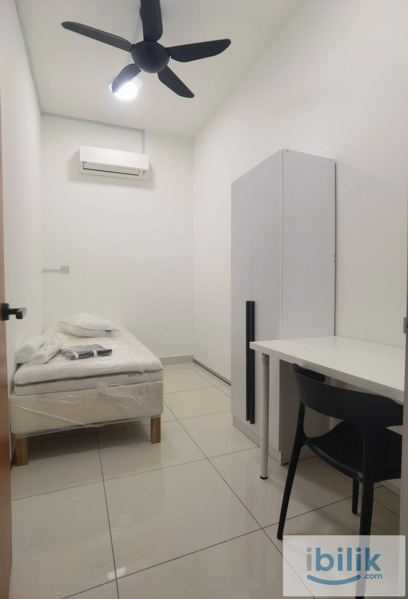 Single Room For Rent - Image 1