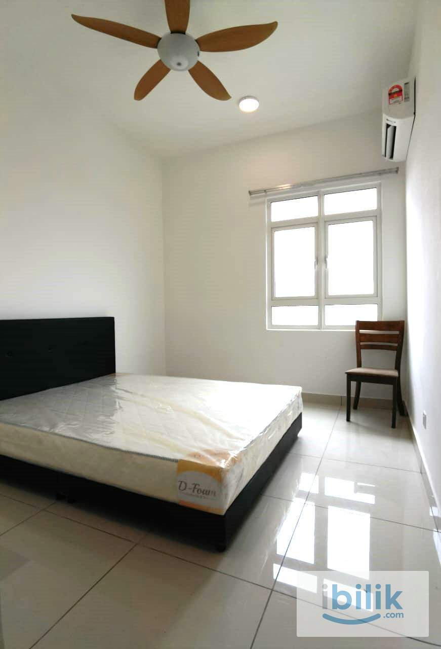 Cozy Queen Room Near LRT/MRT/Monorial - Image 1