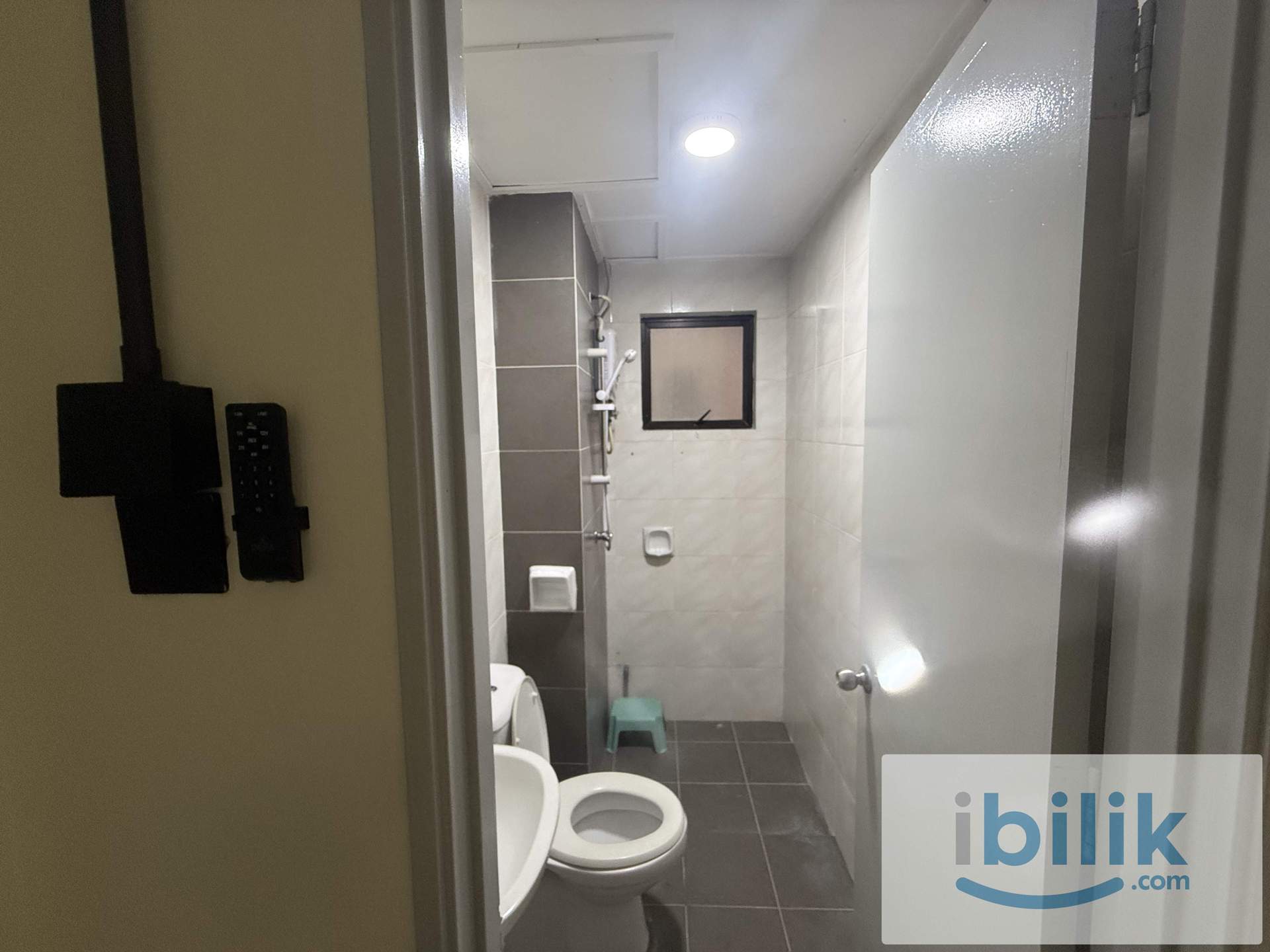 Master Room for Male at One Damansara Condo - near MRT - Image 1
