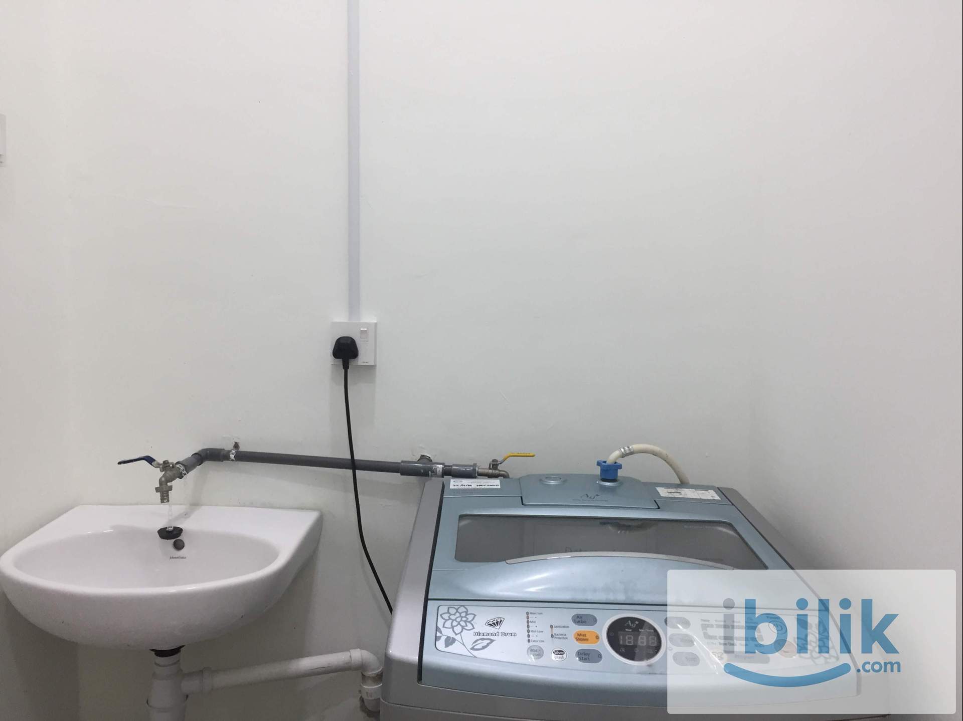FEMALE ROOM ONLY, Sg Besi LRT Station, Lake Fields, TBS, Trillium  - Image 3