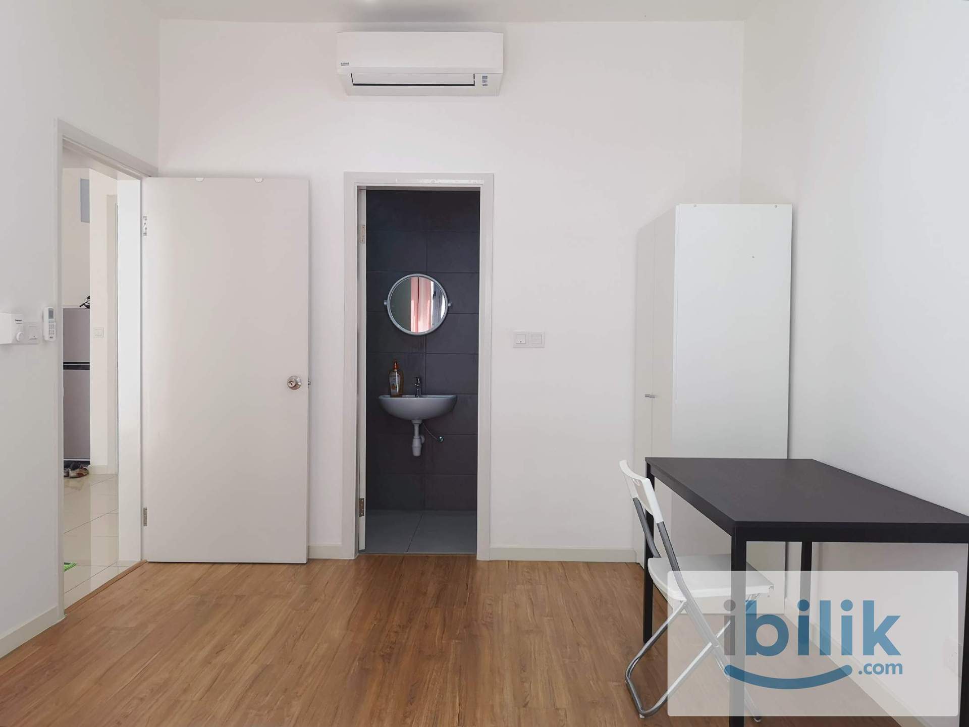 F.Furniture Masterbedroom with Private Bathroom at Casa Green @ Bukit Jalil (7 min walking distance to LRT Muhibah) - Image 3