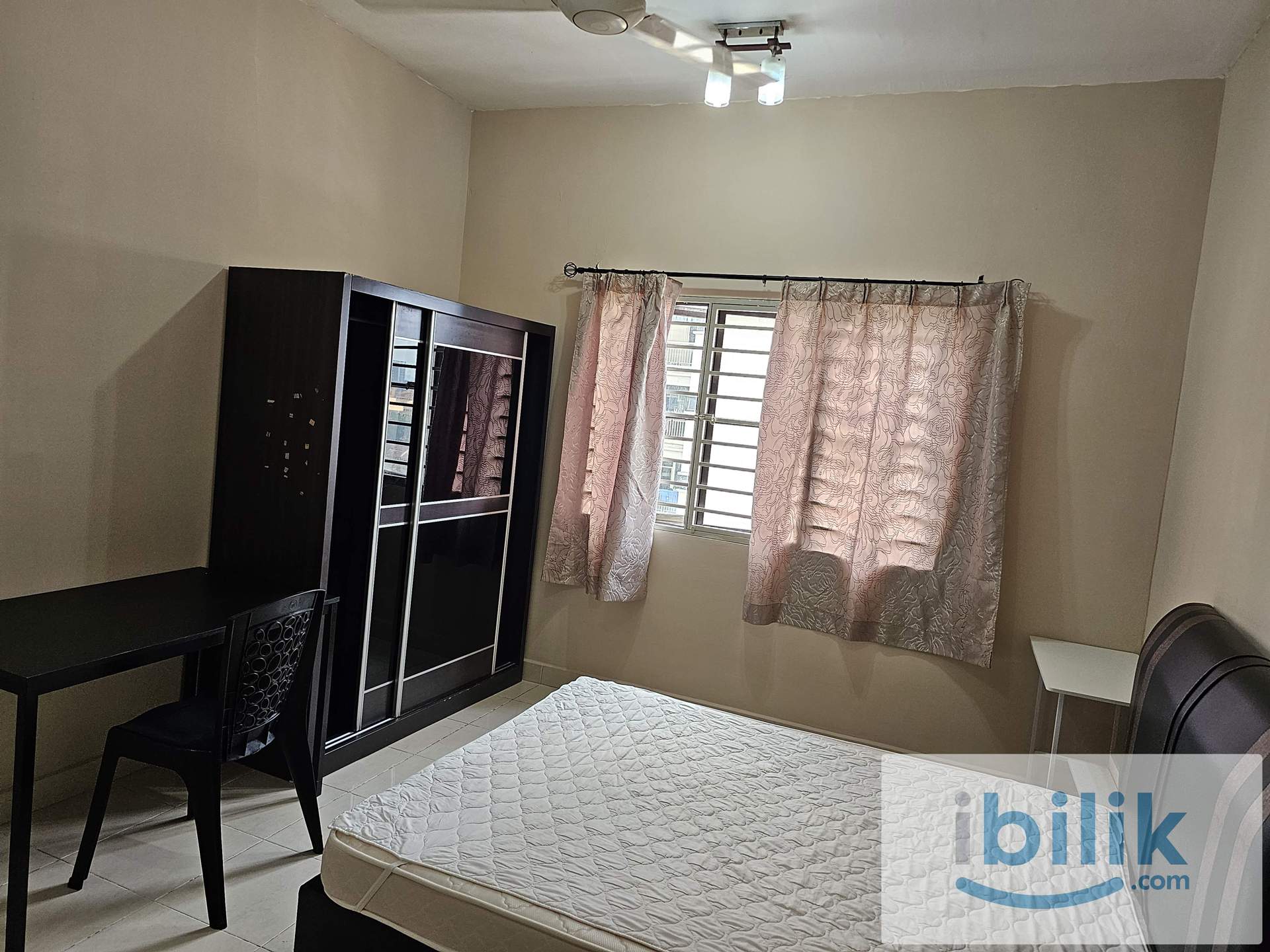 Master Bedroom - Image 1