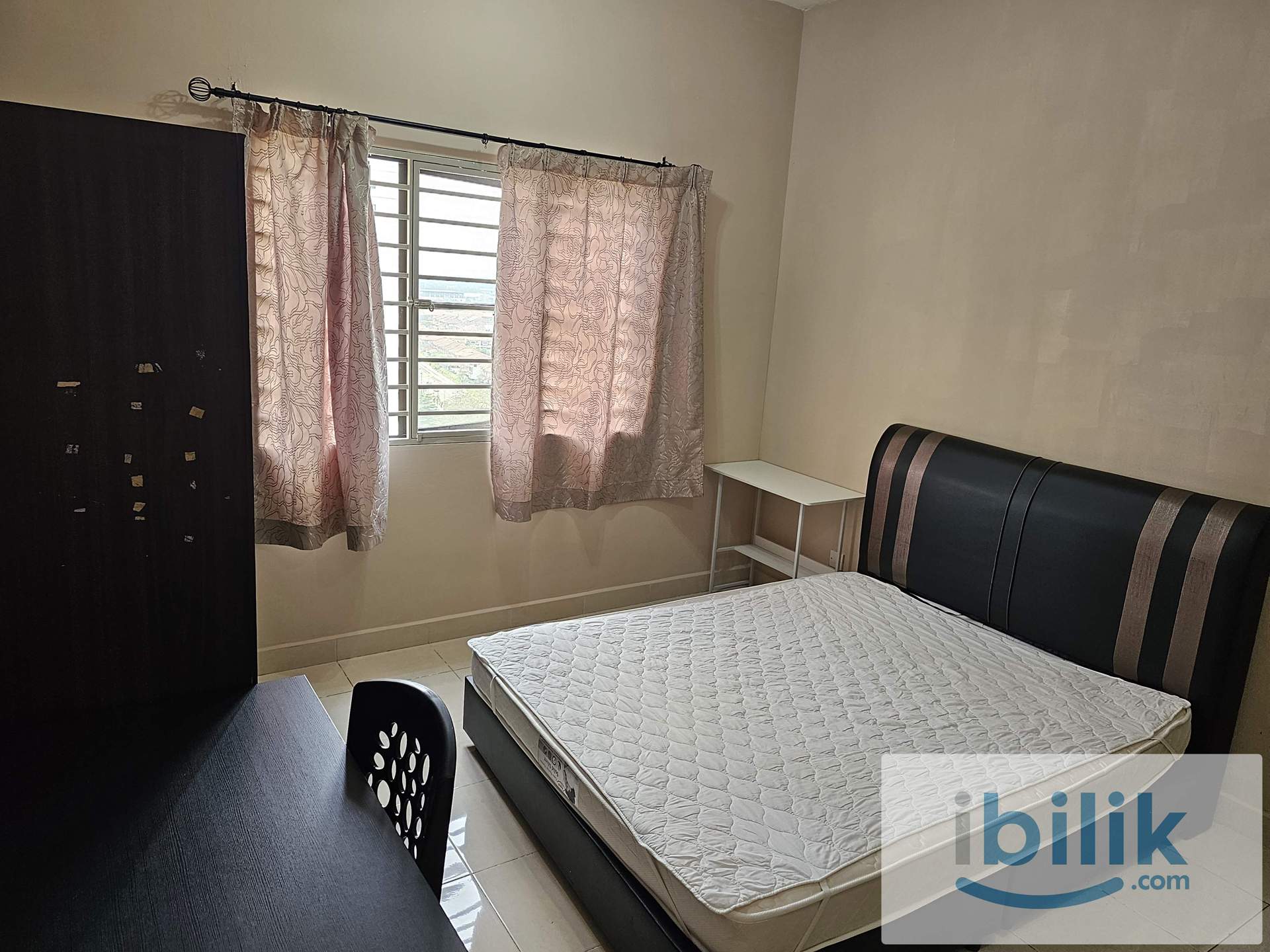 Master Bedroom - Image 2