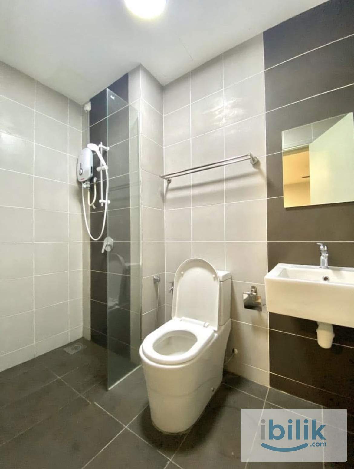 Medium room  - Image 3