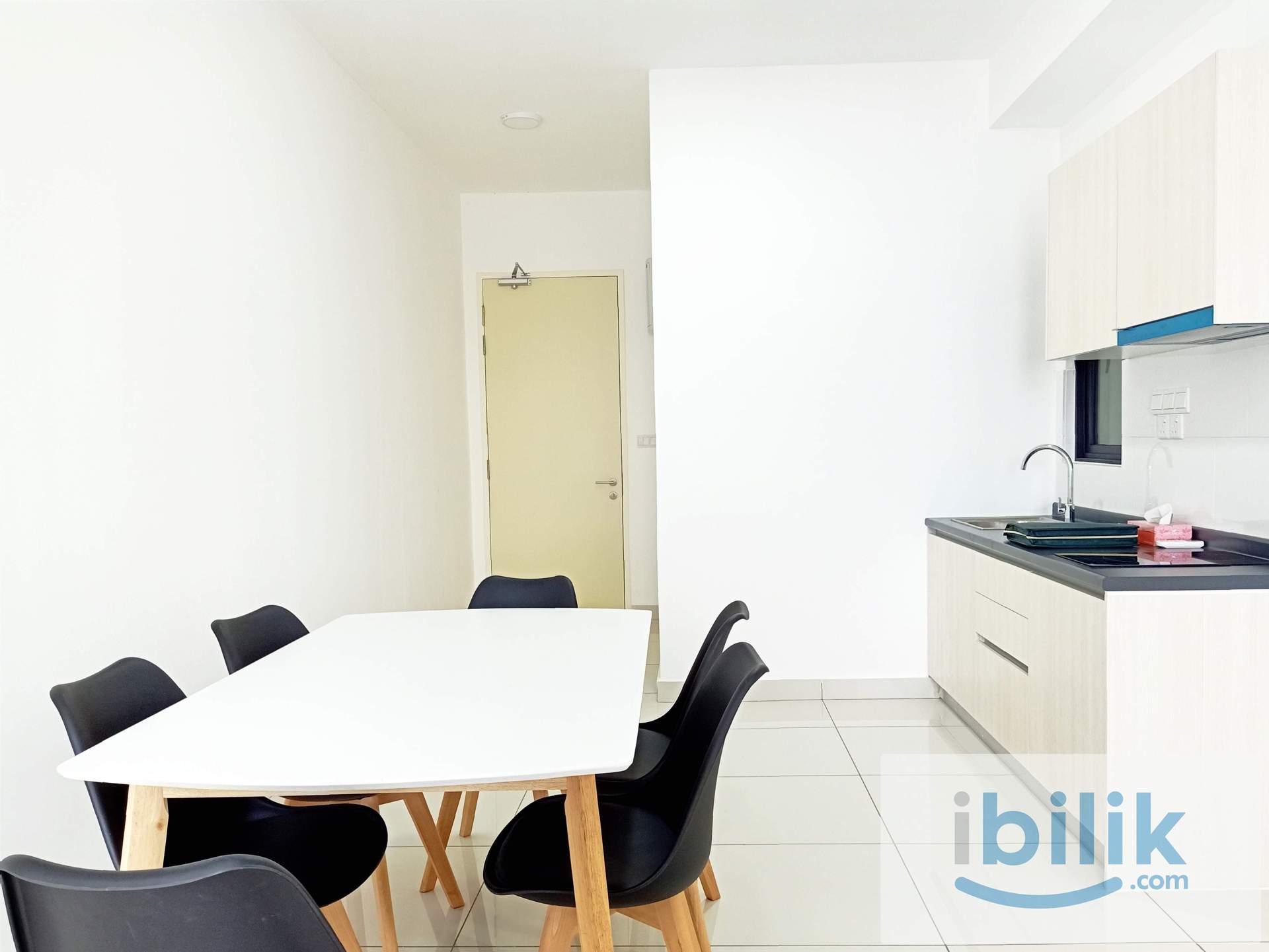 Small Room - Image 2