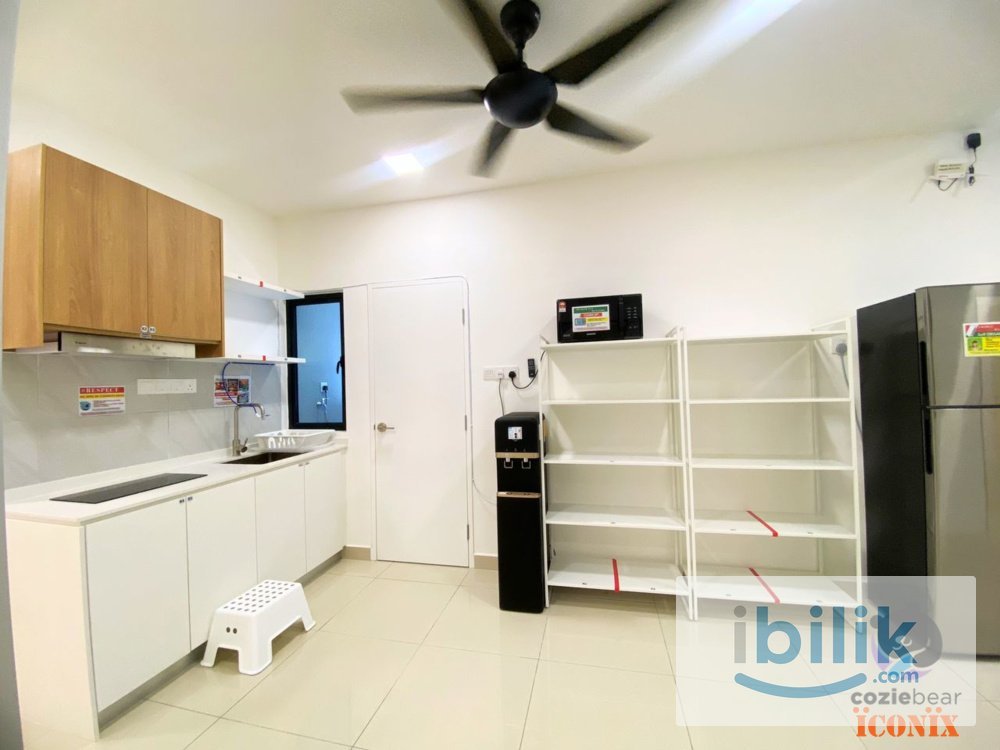 Super Fully Furnished Middle Room LRT Ara Damansara Room for Rent - Image 3
