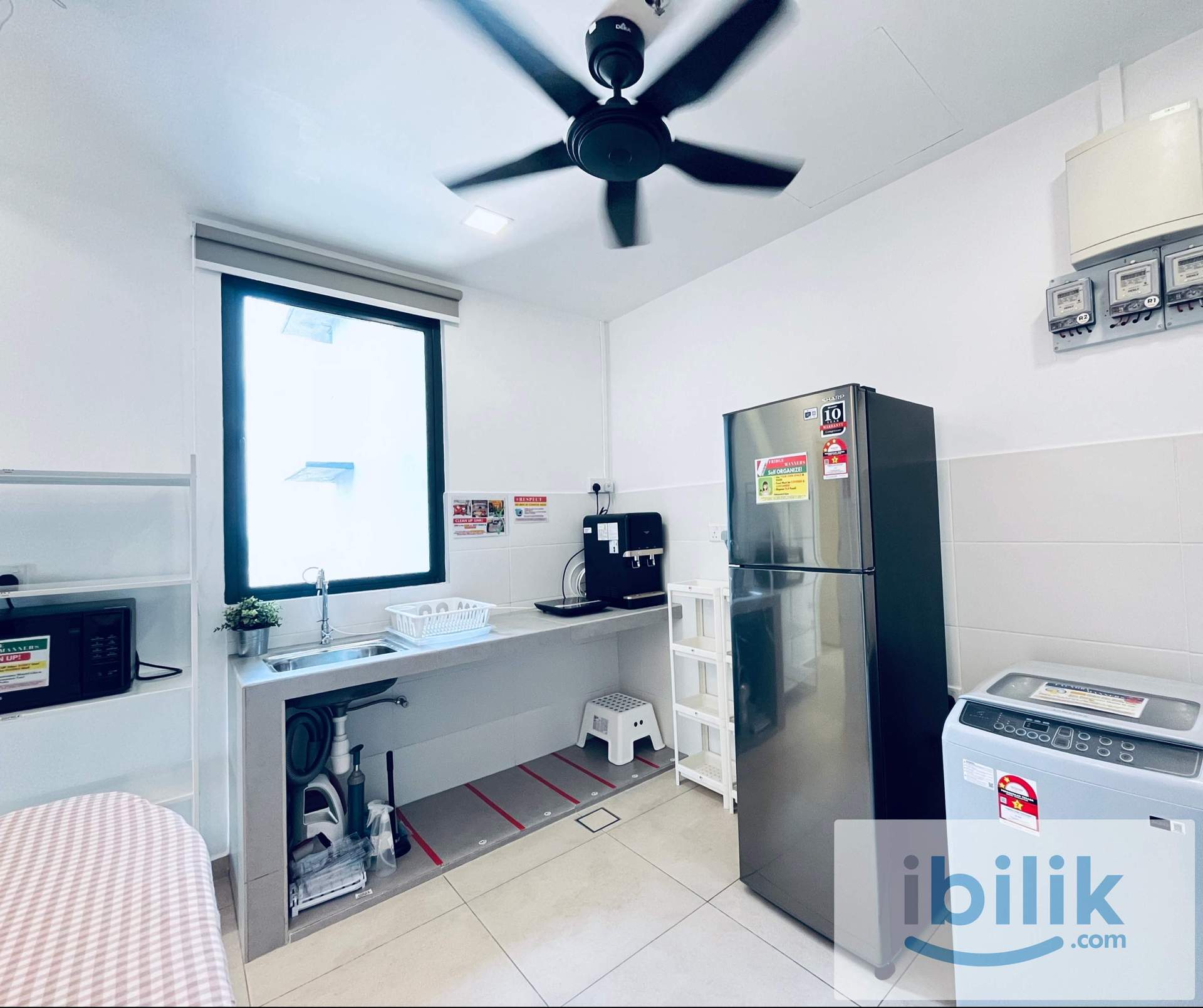 Middle Room walking distance to MRT Taman Putra Permai Seri Kembangan - Image 1