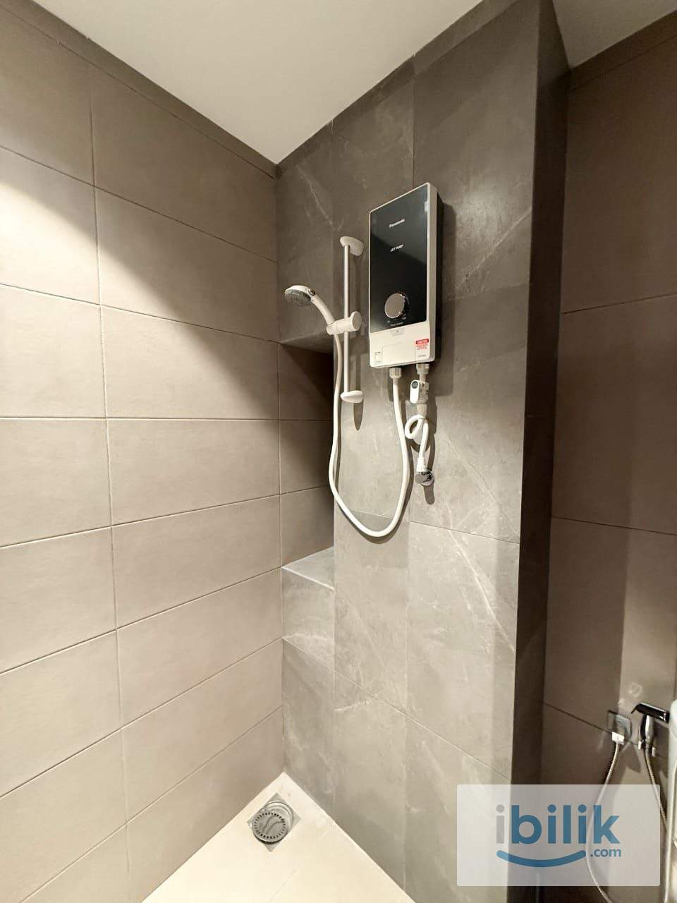 Paxtonz @ Empire City – Premium Studio for Rent - Image 4