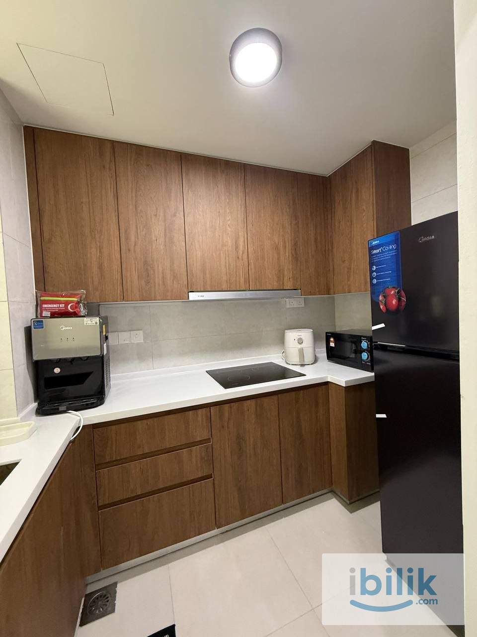 Cozy Bedroom for Rent near LRT Sri Rampai - Image 4