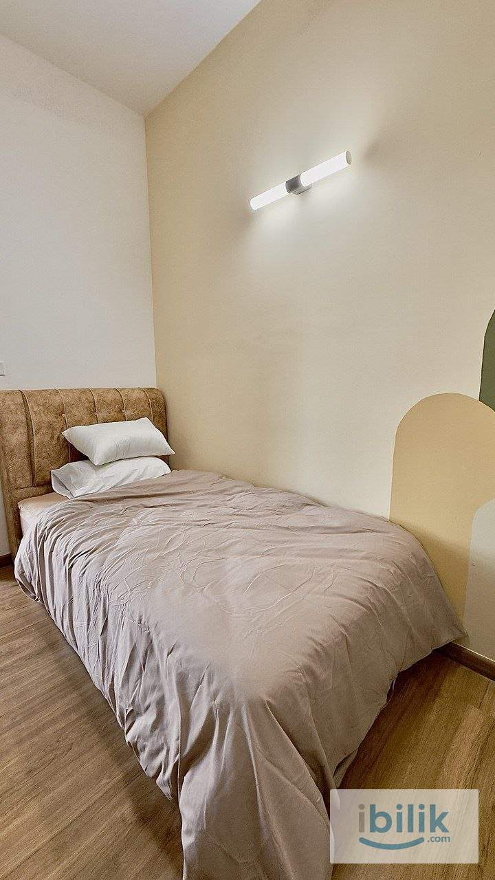 Medium Room - Image 4