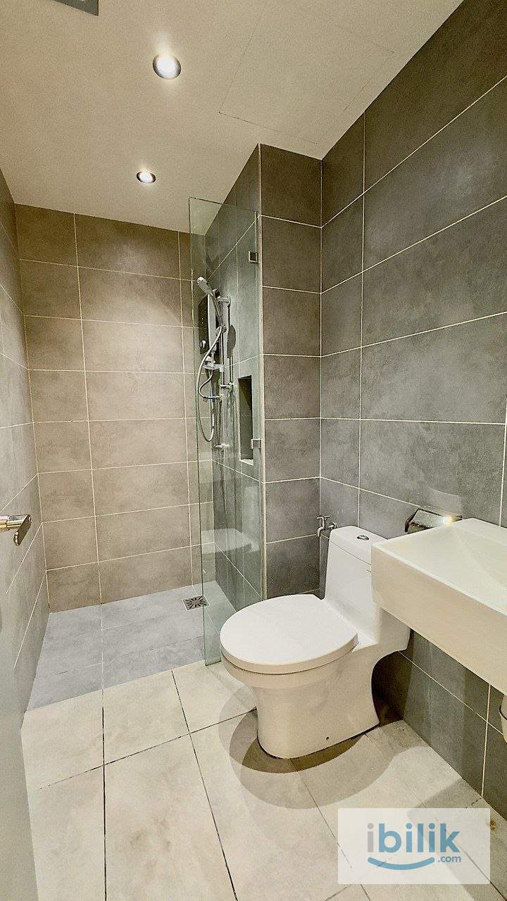 Medium Room - Image 8