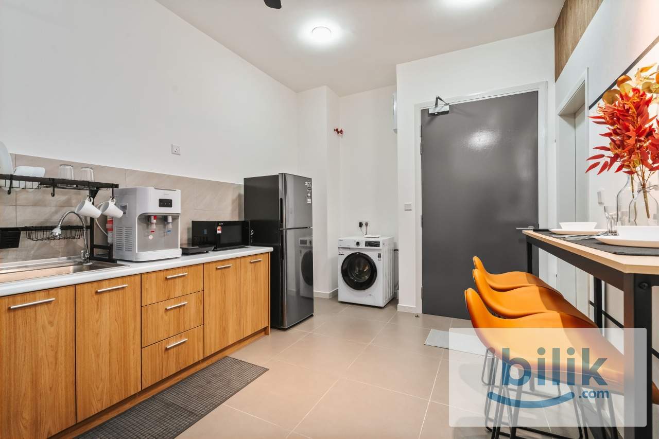 Comfortable and fully furnished room suitable for female tenants @ ASTER RESIDENCE - Image 3