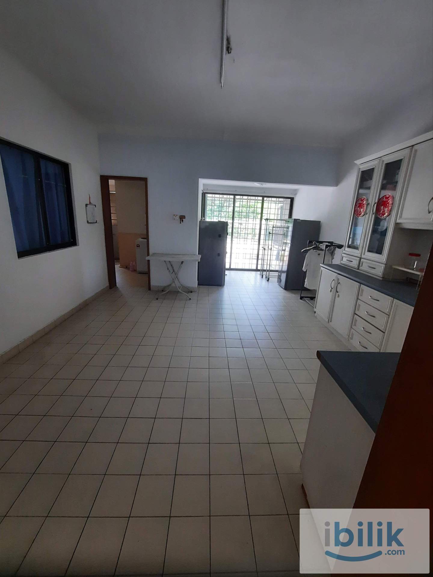 BU2 Middle Room - Image 8