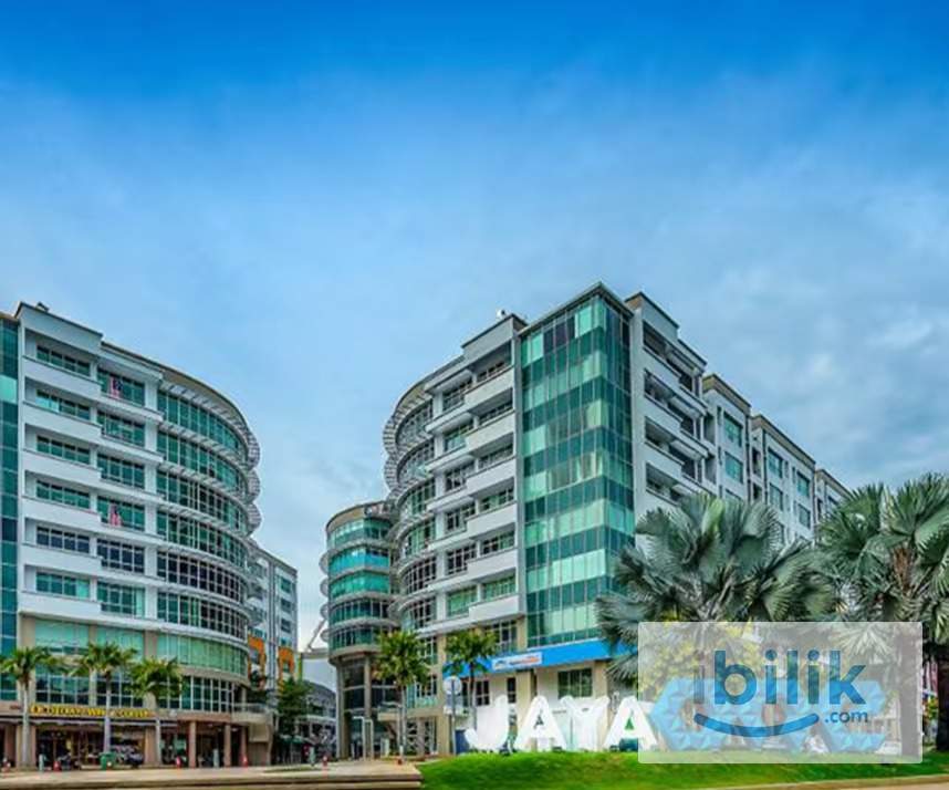 PACIFIC STAR | BALCONY ROOM FOR RENT | FULLY DESIGNER FURNISHED | CORNER UNIT 1242SQFT | UM STUDENT  / WORKING ADULT - Image 1