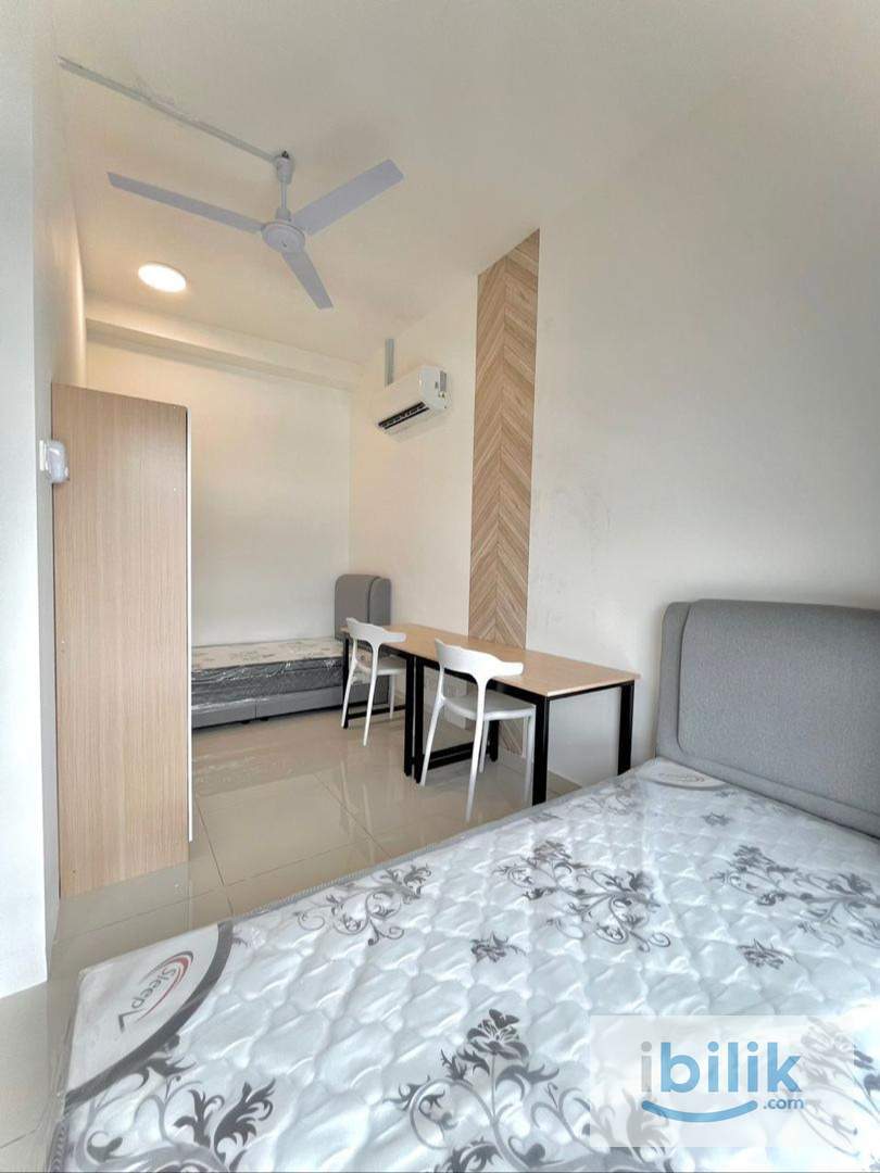 PACIFIC STAR | BALCONY ROOM FOR RENT | FULLY DESIGNER FURNISHED | CORNER UNIT 1242SQFT | UM STUDENT  / WORKING ADULT - Image 2