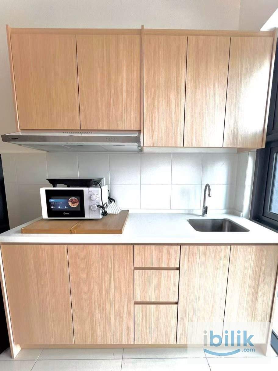 PACIFIC STAR | BALCONY ROOM FOR RENT | FULLY DESIGNER FURNISHED | CORNER UNIT 1242SQFT | UM STUDENT  / WORKING ADULT - Image 5