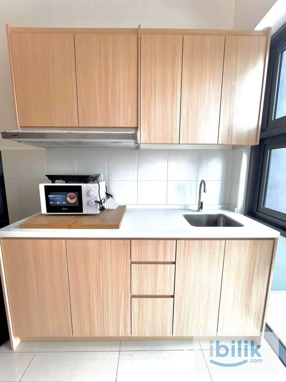 PACIFIC STAR | MASTER ROOM FOR RENT | FULLY DESIGNER FURNISHED | CORNER UNIT 1242SQFT | UM STUDENT  / WORKING ADULT - Image 5